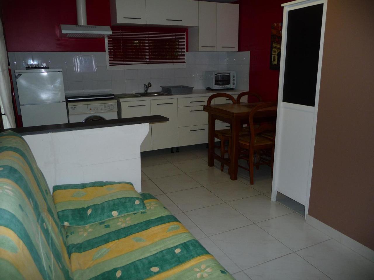 Apartamento Mas des Sentes Nans-les-Pins Exterior foto