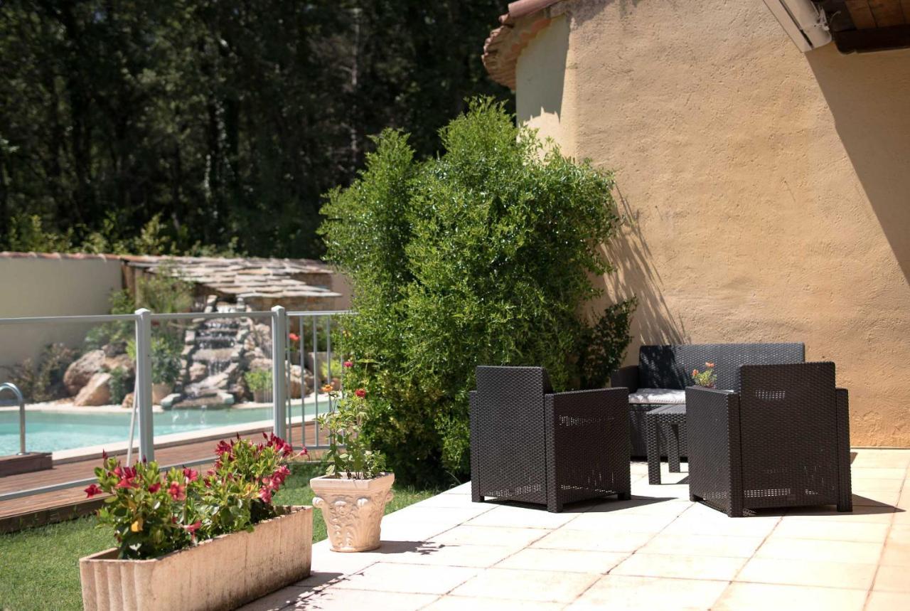 Apartamento Mas des Sentes Nans-les-Pins Exterior foto